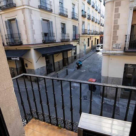 Hostal Los Perales Madrid Exterior photo View of the street from the Hotel Cervantes