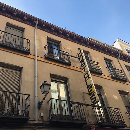 Hostal Los Perales Madrid Exterior photo Headquarters of the party in Madrid