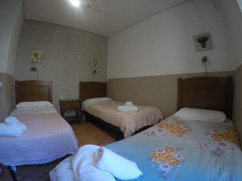Hostal Los Perales Madrid Exterior photo A room at the hotel