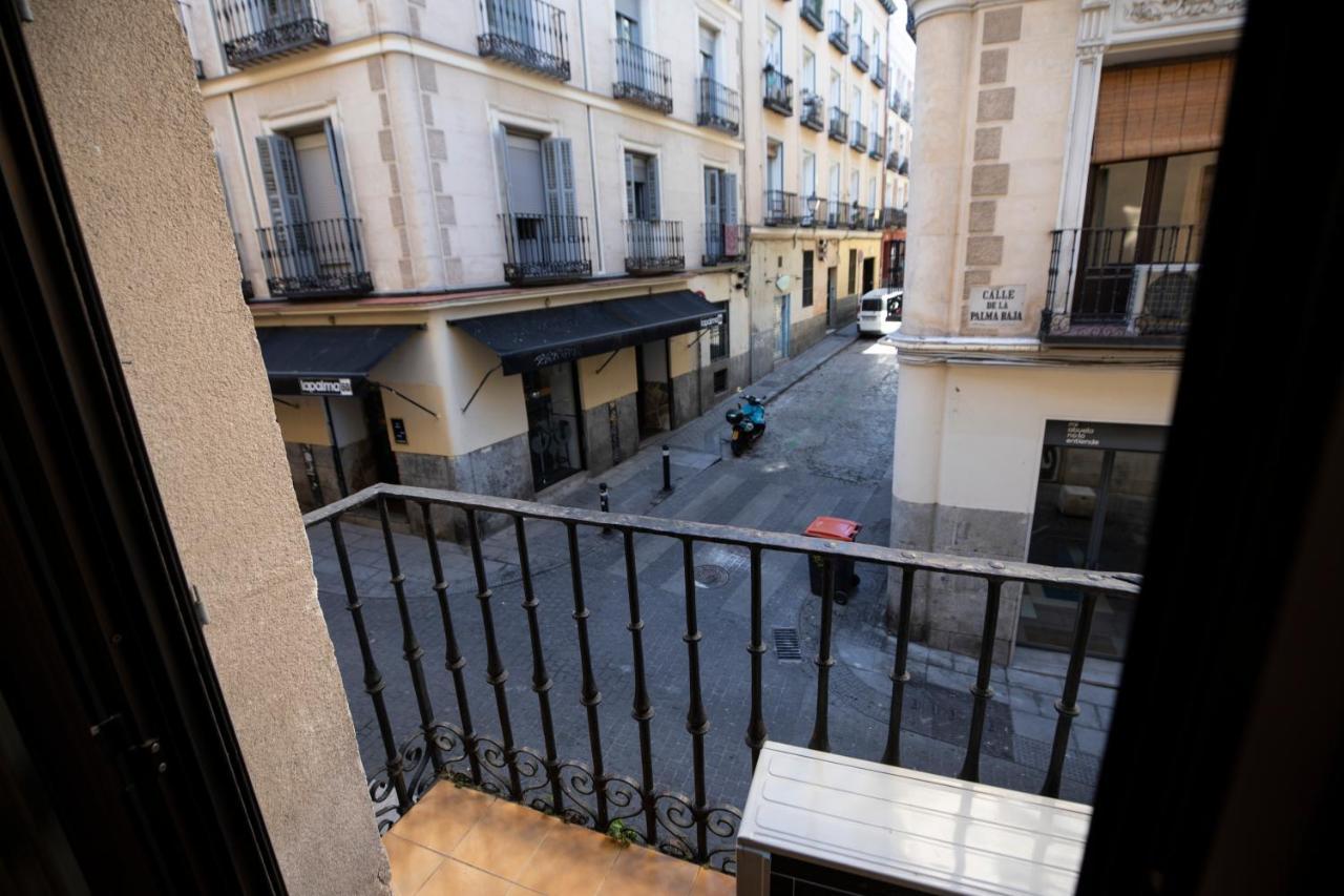 Hostal Los Perales Madrid Exterior photo View of the street from the Hotel Cervantes
