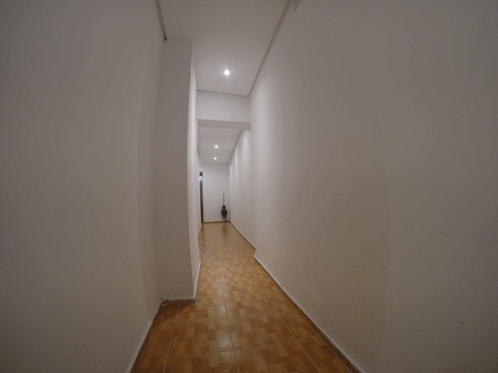 Hostal Los Perales Madrid Exterior photo A corridor
