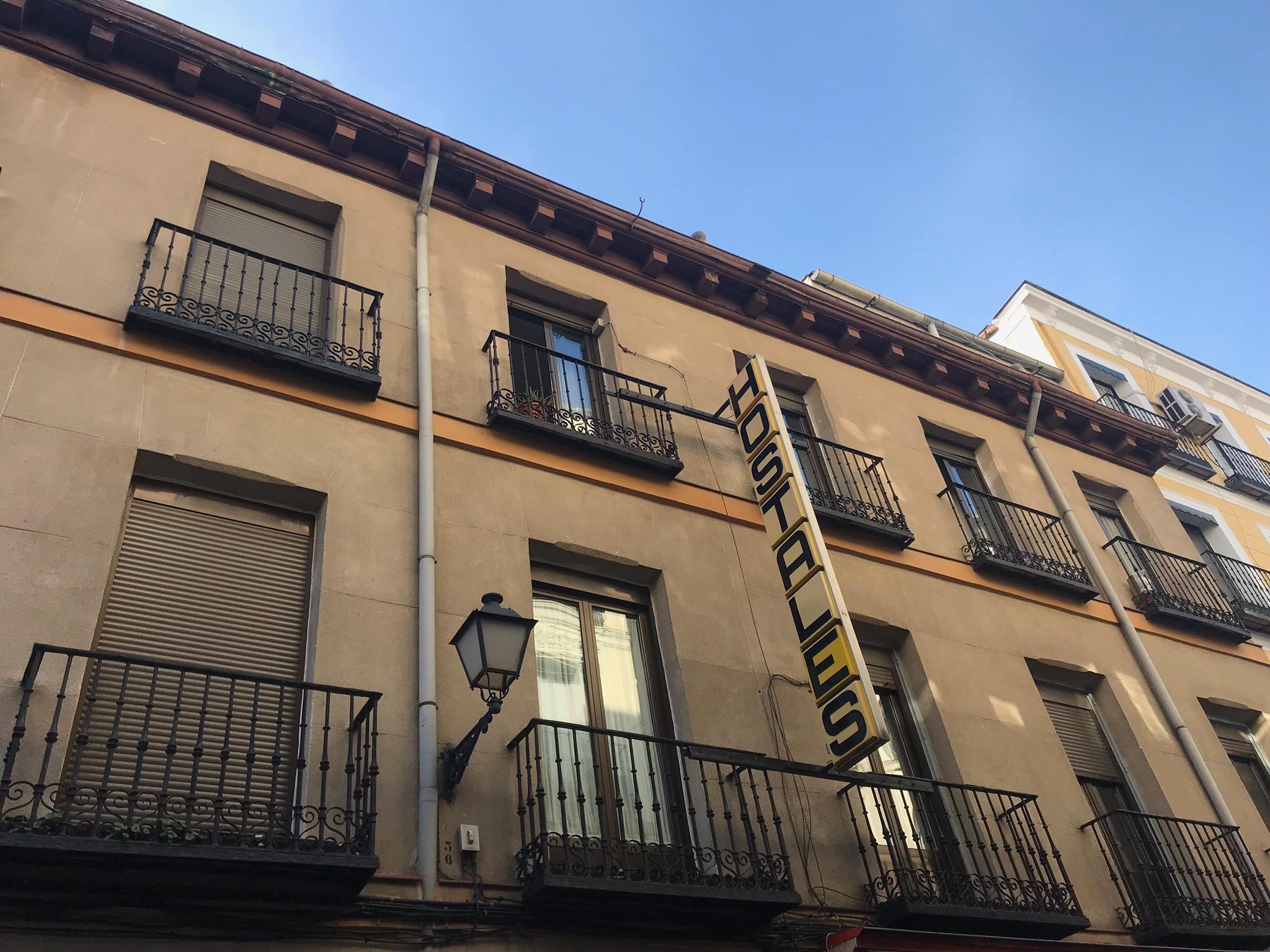 Hostal Los Perales Hotel Madrid Exterior photo