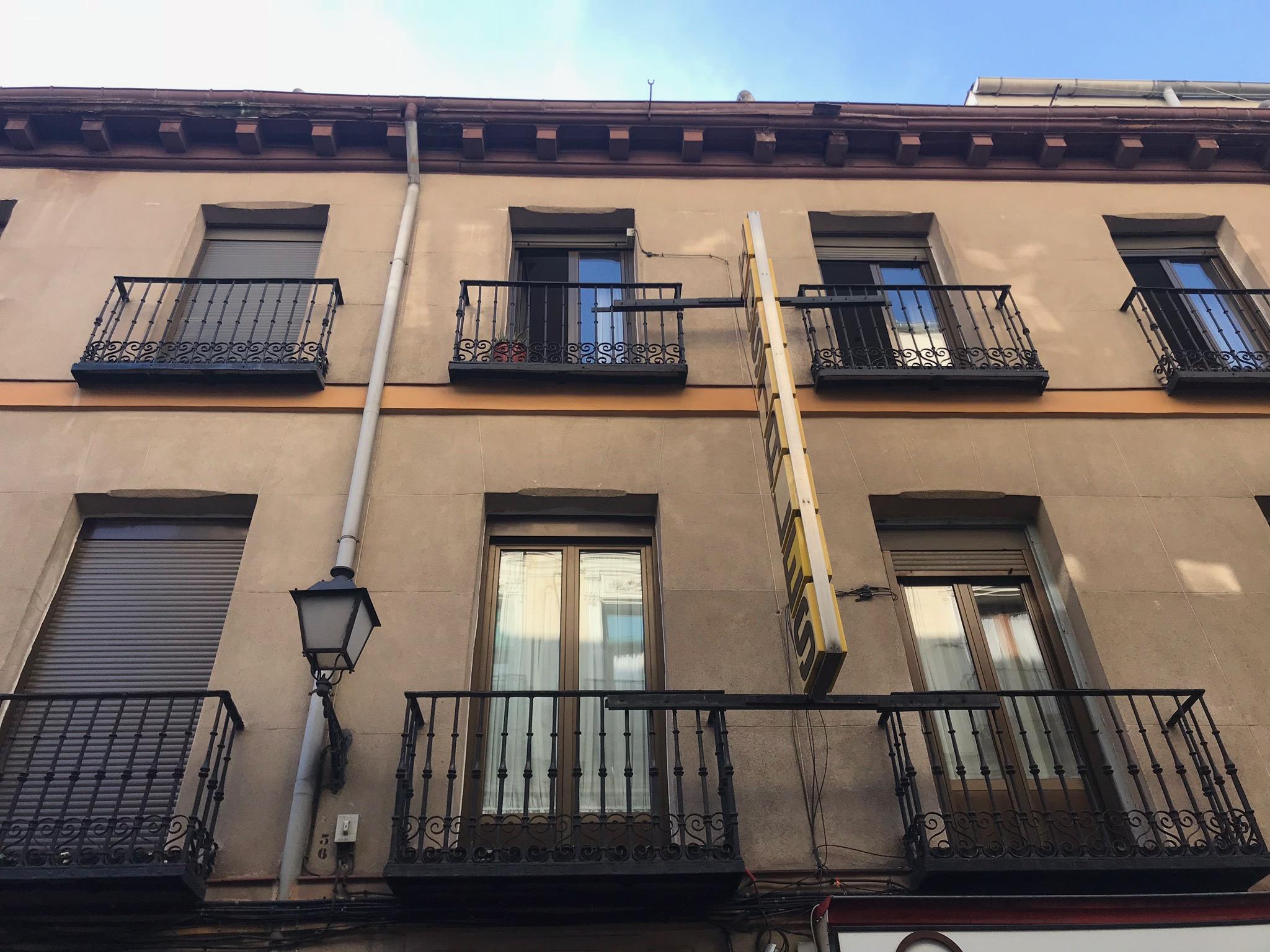 Hostal Los Perales Hotel Madrid Exterior photo