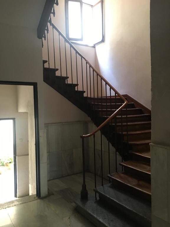 Hostal Los Perales Madrid Exterior photo The staircase of the house